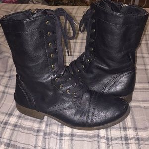 Combat boots